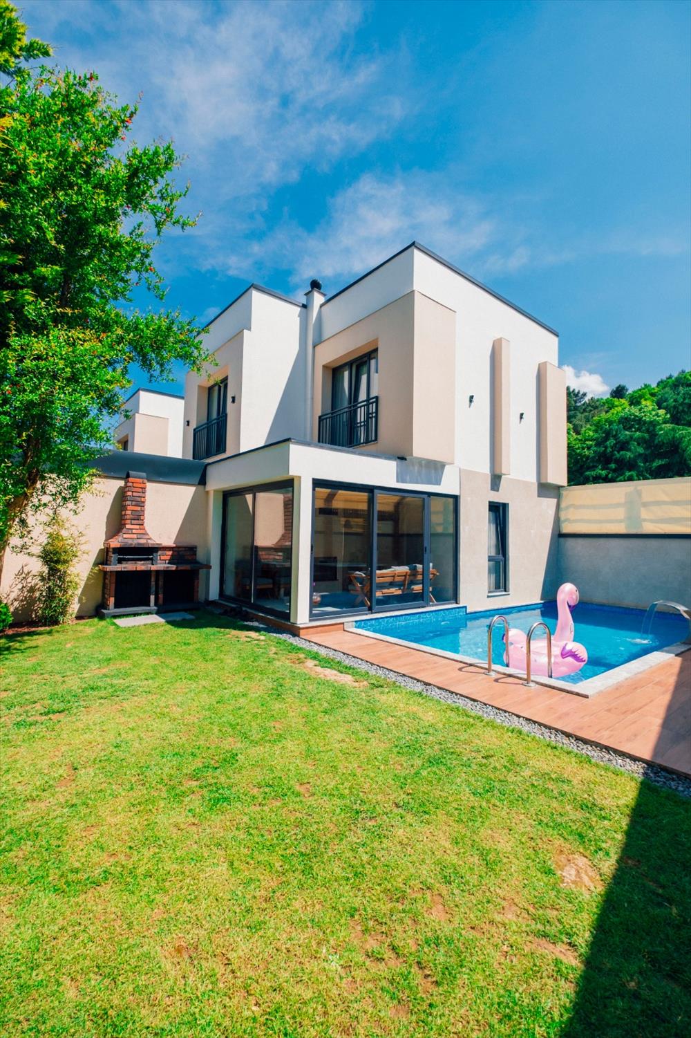 listing card gallery