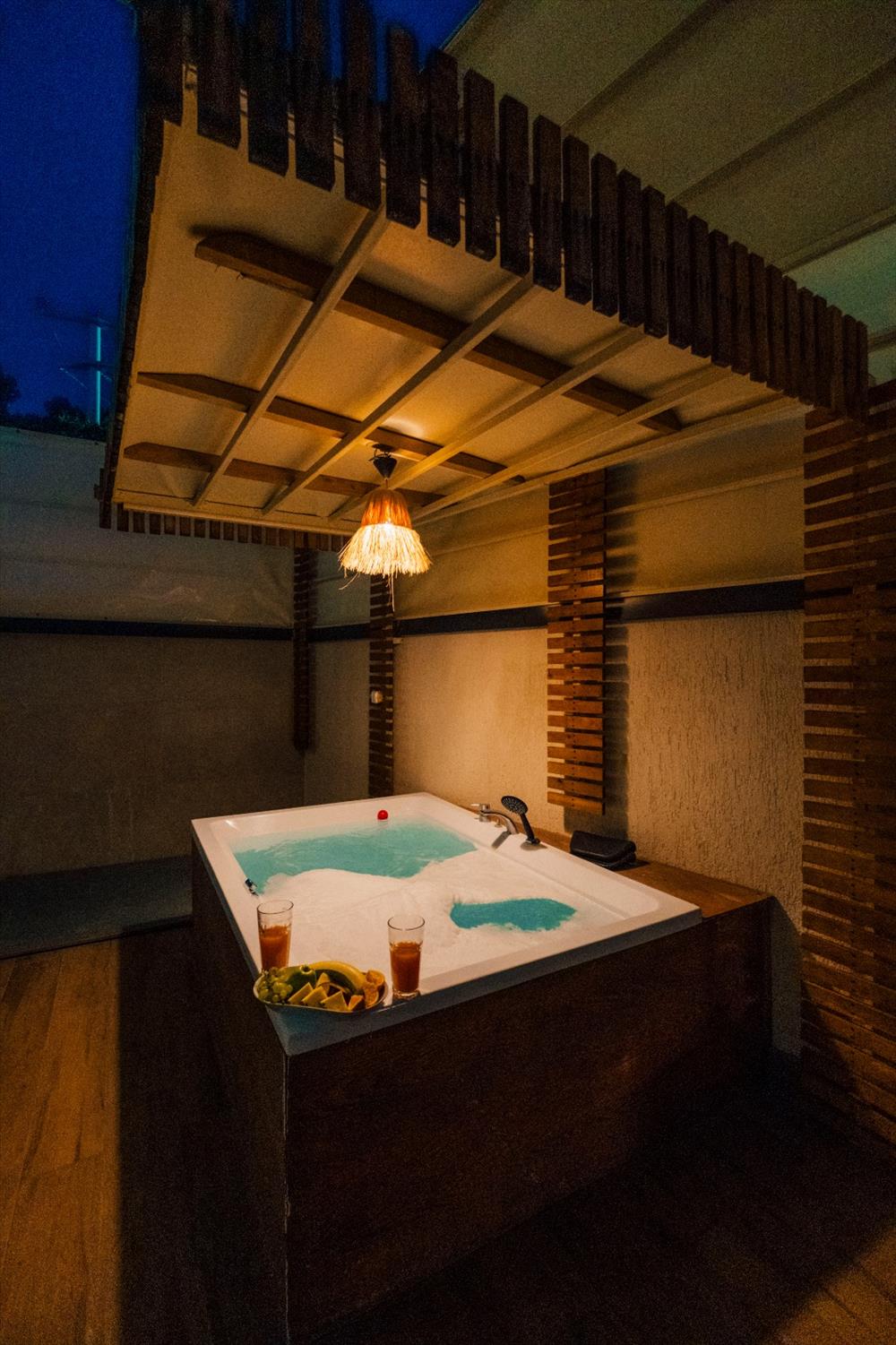 listing card gallery