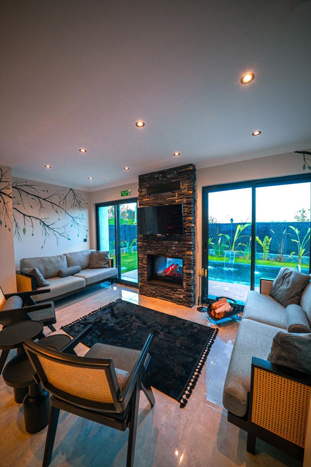 listing card gallery