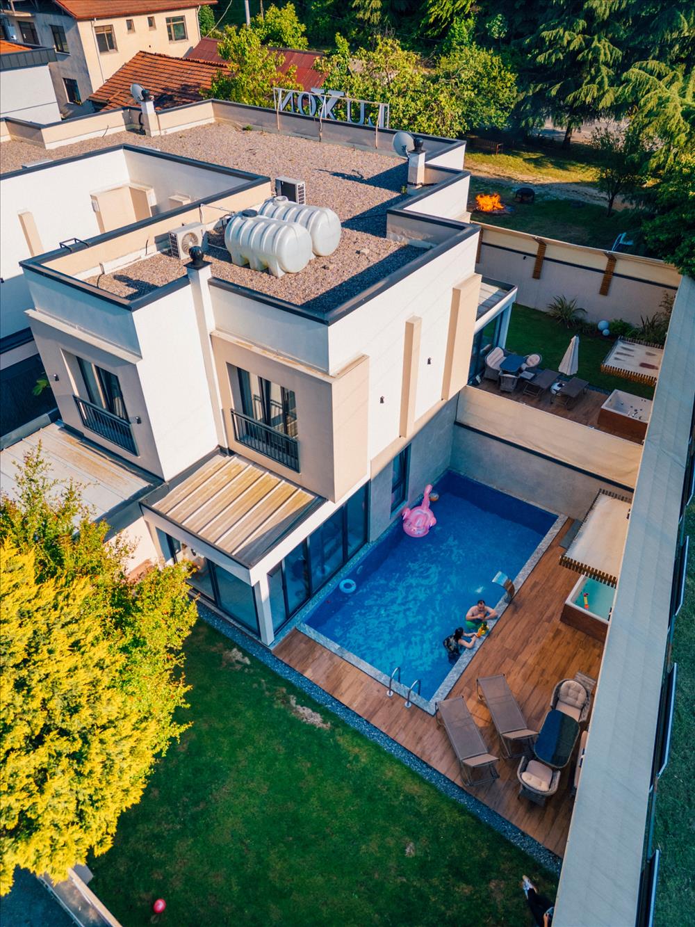 listing card gallery