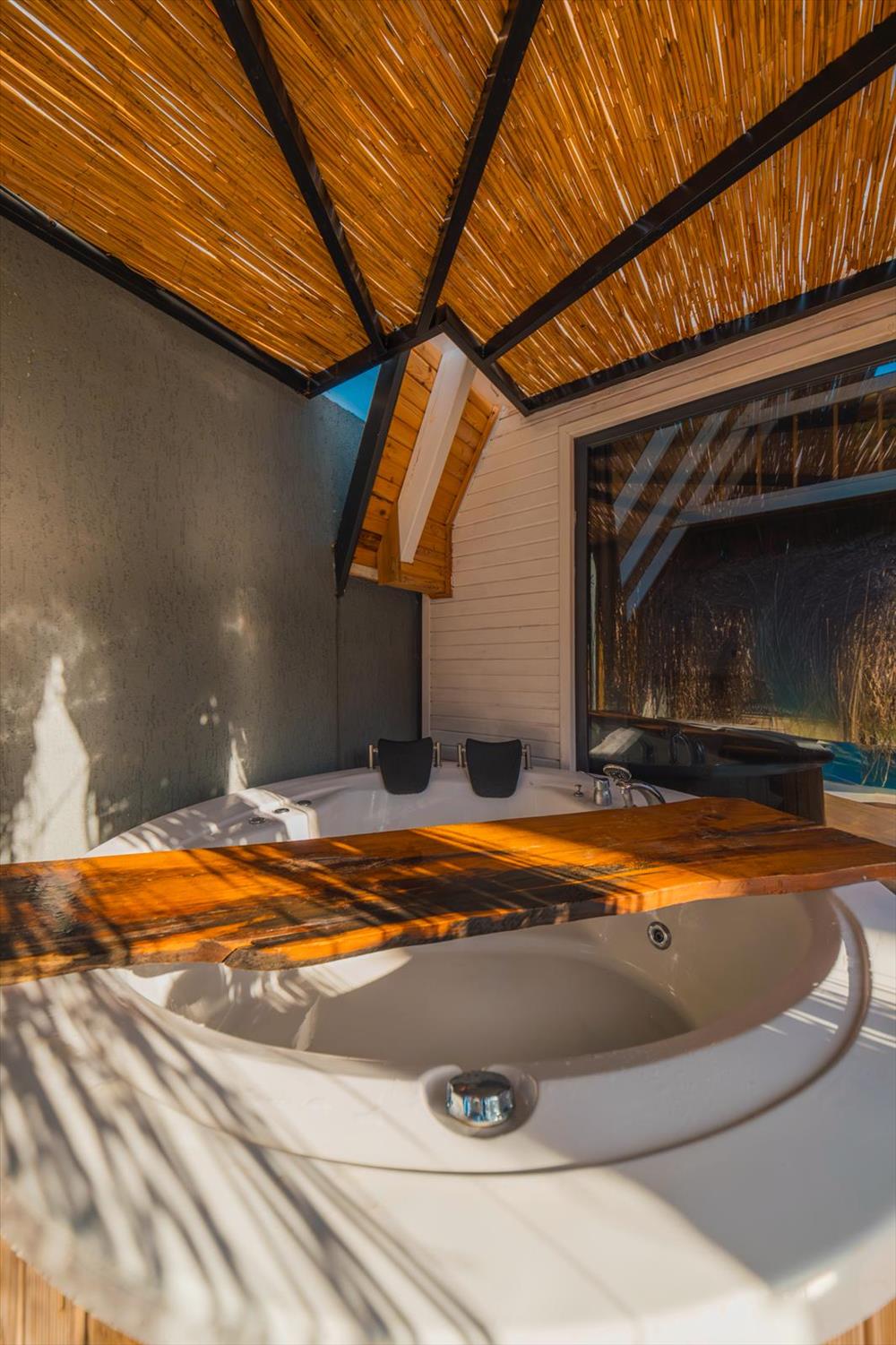 listing card gallery