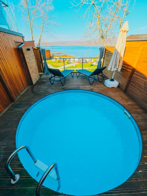 listing card gallery