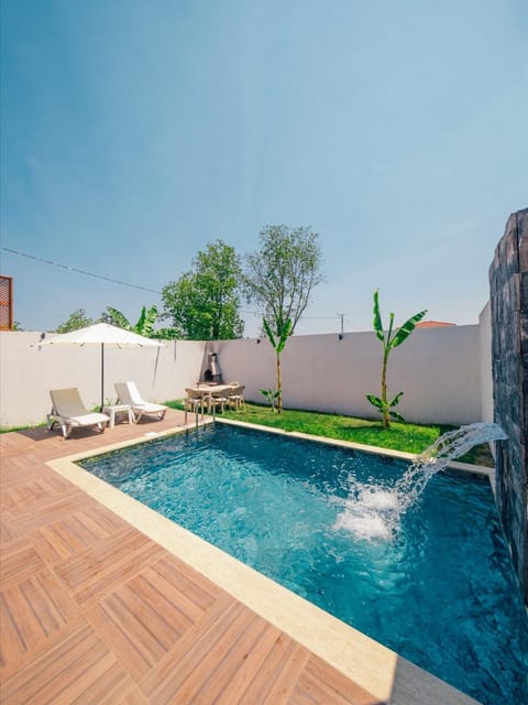 listing card gallery