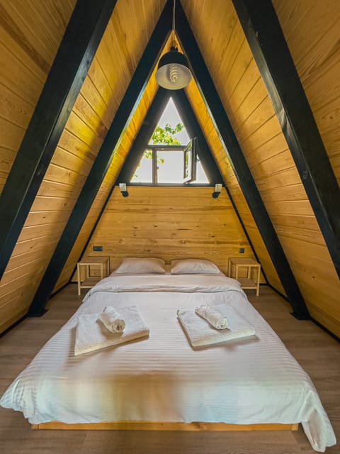 listing card gallery