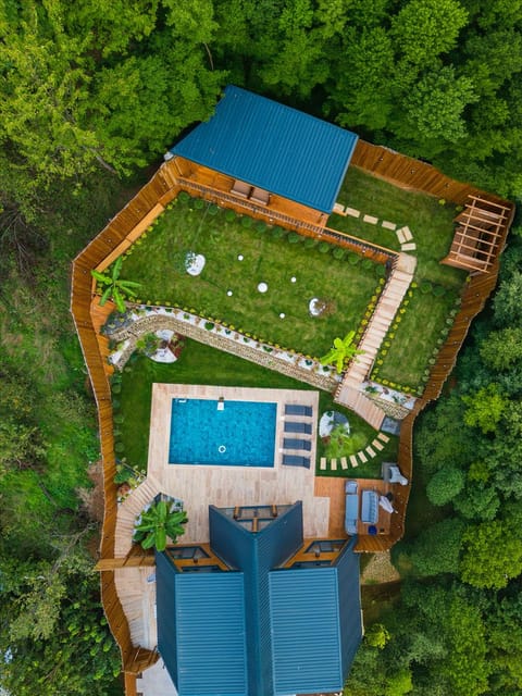 listing card gallery