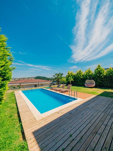 listing card gallery