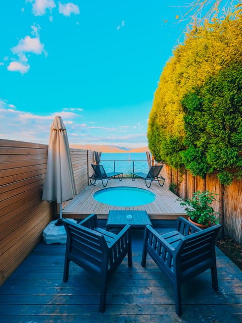 listing card gallery