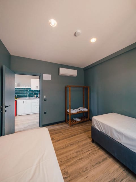 listing card gallery