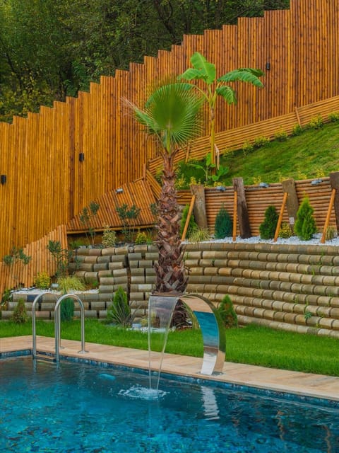 listing card gallery