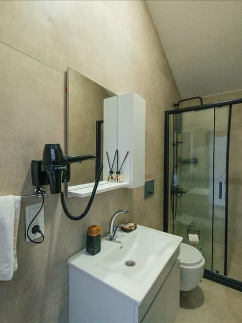 listing card gallery