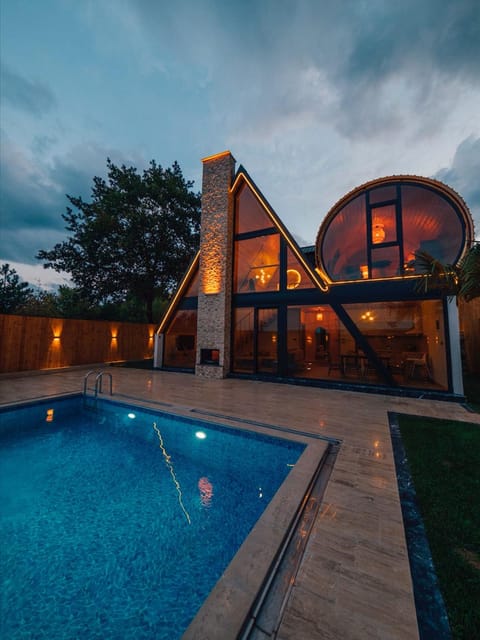 listing card gallery