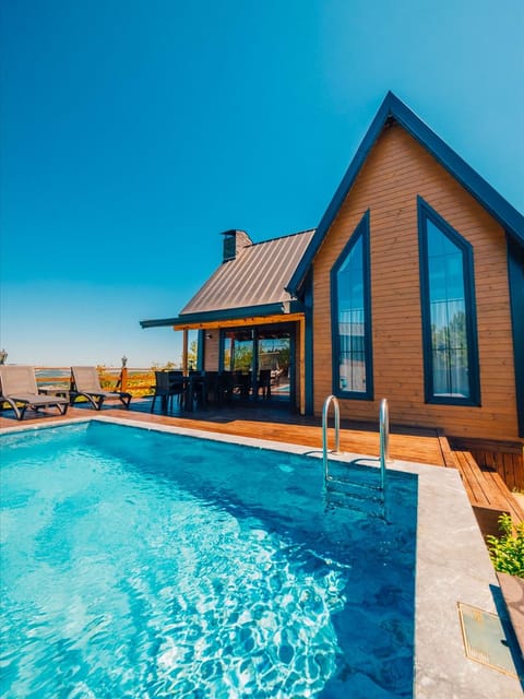 listing card gallery