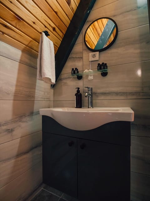 listing card gallery