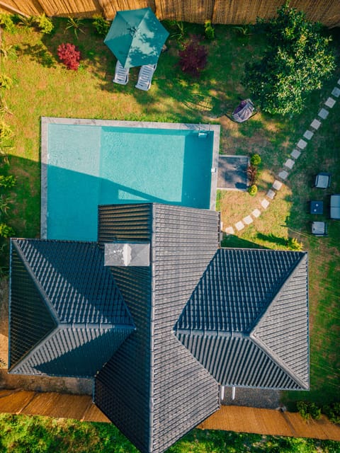 listing card gallery