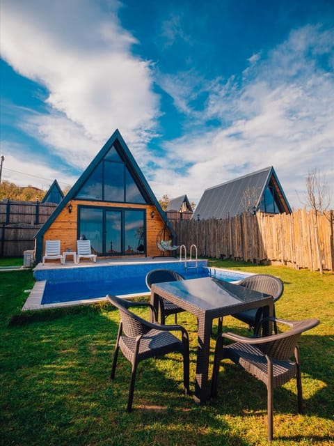 listing card gallery