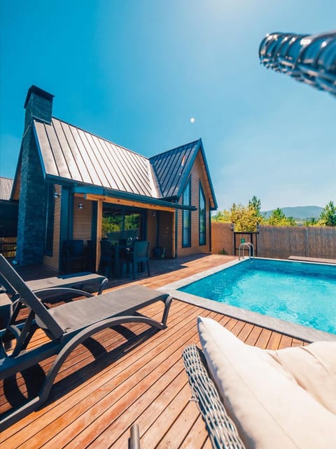 listing card gallery