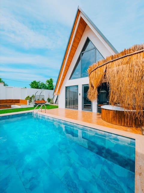 listing card gallery