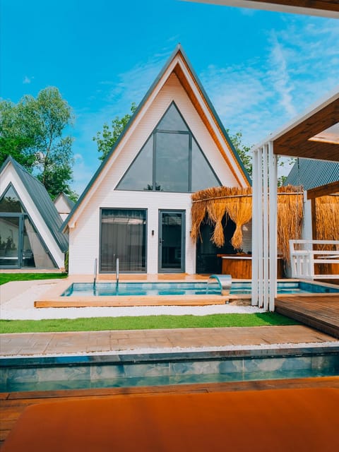 listing card gallery