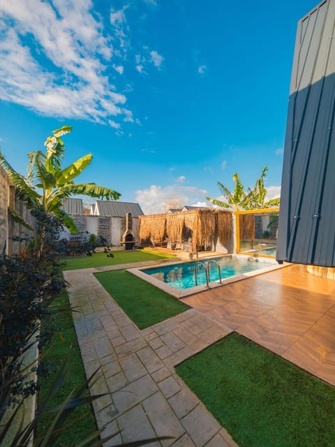 listing card gallery