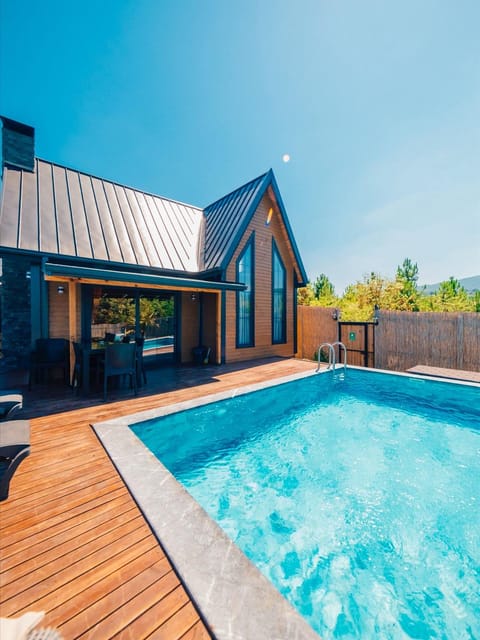 listing card gallery