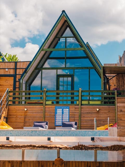 listing card gallery