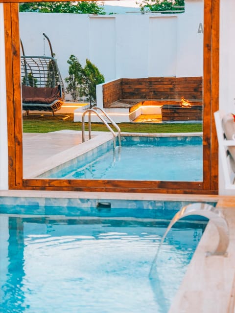 listing card gallery